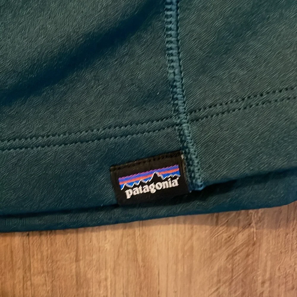 Patagonia Capilene Midweight Baselayer - XS in Green - Picture 3 of 8